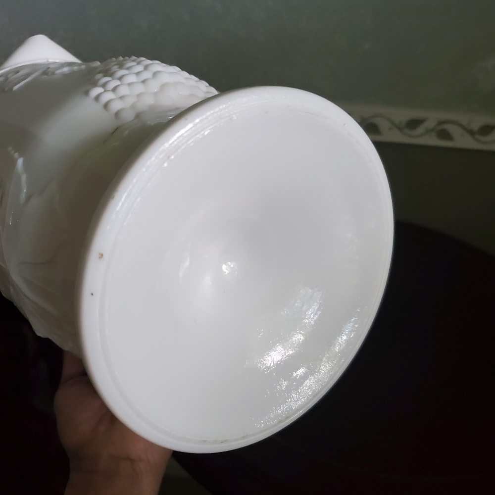 Vintage White Indiana Milk Glass Pitcher - Picture 8 of 8